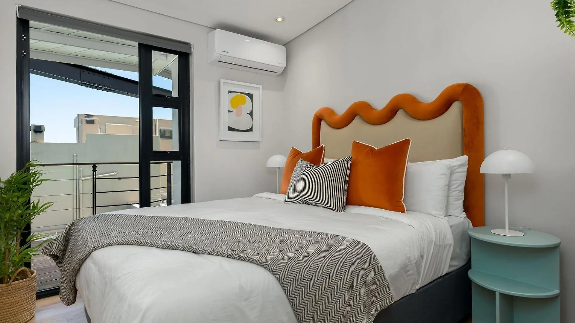 Neighbourgood 1St Crescent Camps Bay Hotel Cape Town