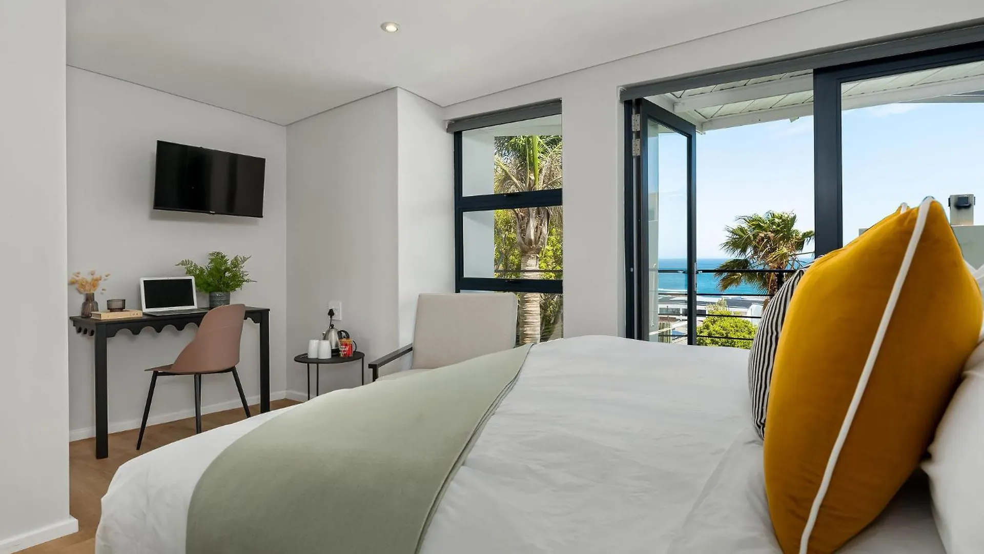 Neighbourgood 1St Crescent Camps Bay Hotel Cape Town