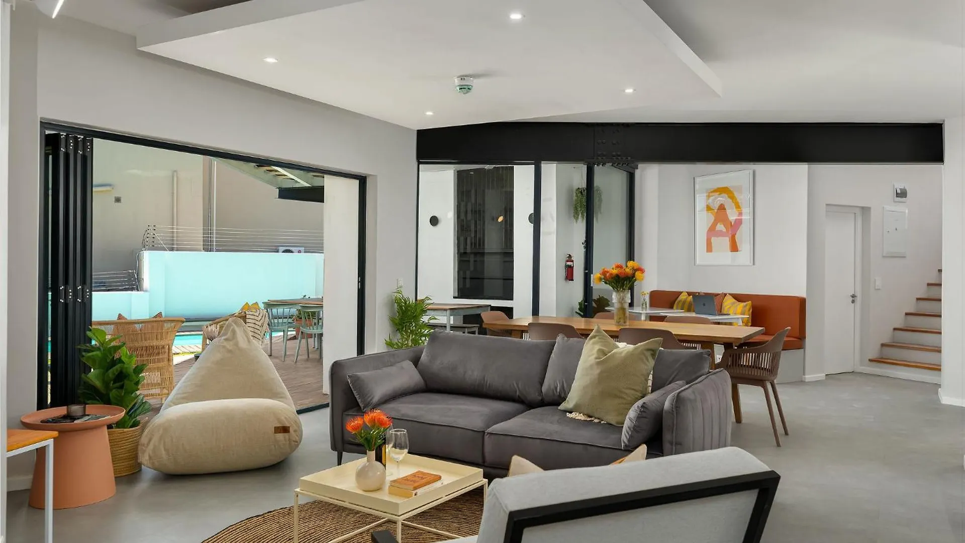 Gasthof Hotel Neighbourgood 1St Crescent Camps Bay Kapstadt Südafrika