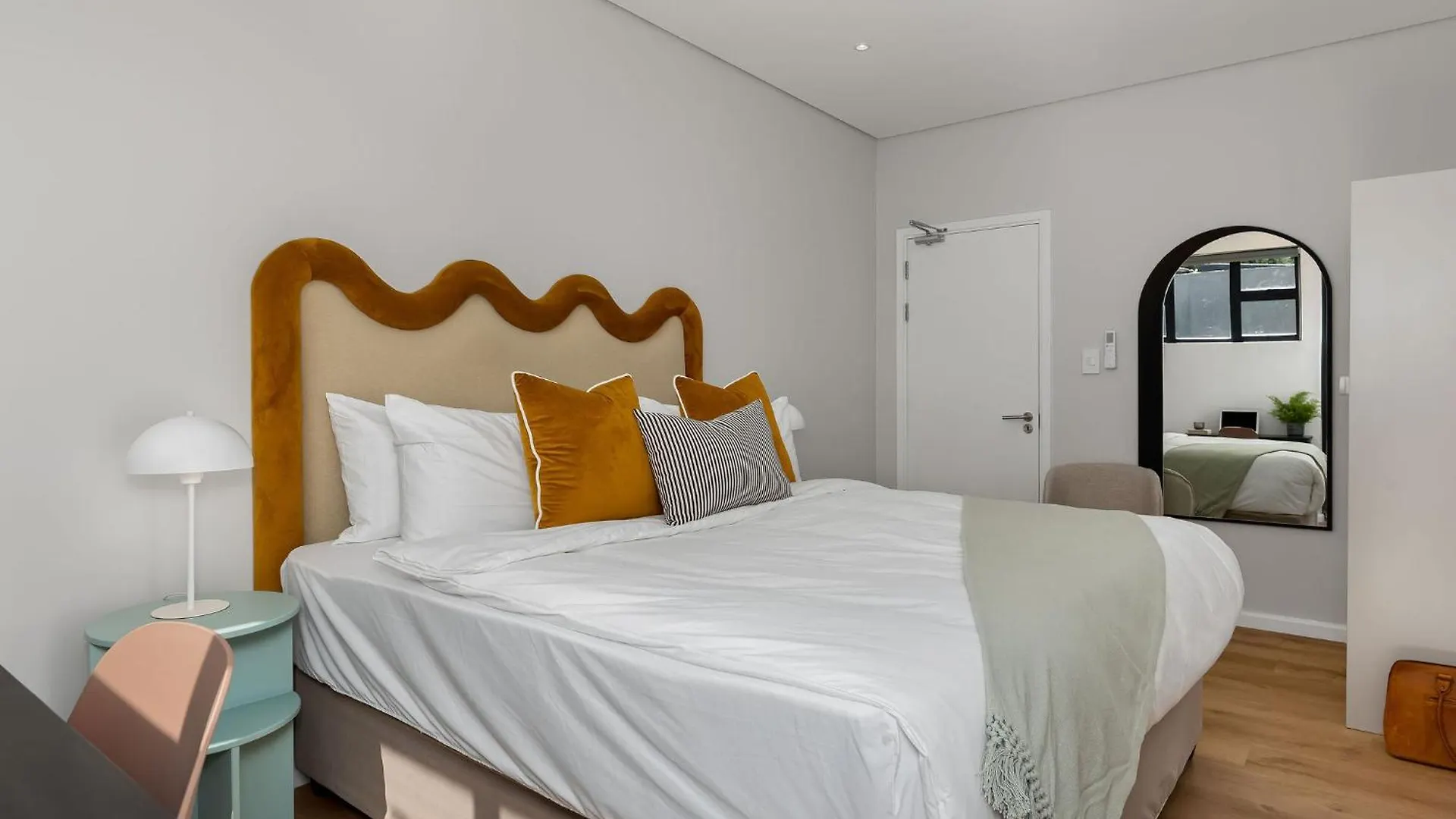 Hotel Neighbourgood 1St Crescent Camps Bay Kapstadt Gasthof