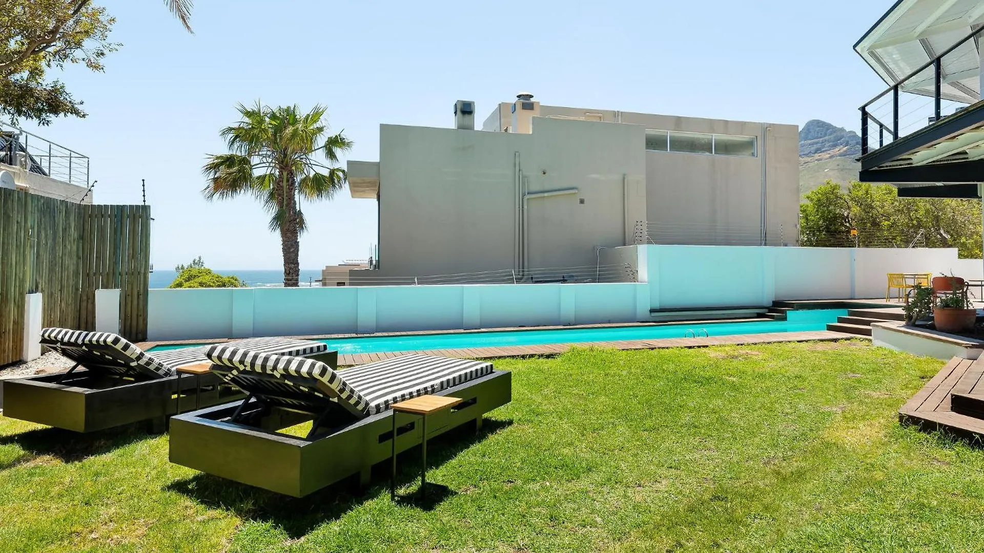 Neighbourgood 1St Crescent Hotel Cape Town