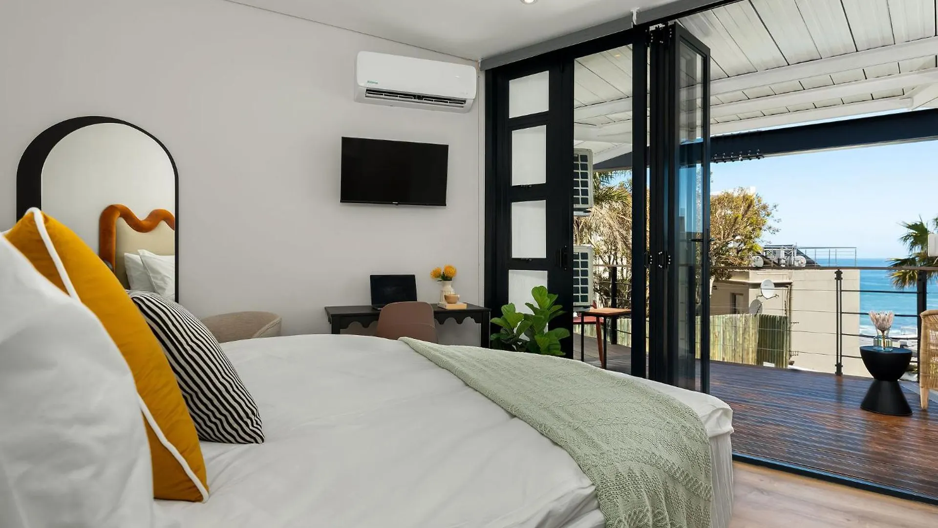 Gasthof Hotel Neighbourgood 1St Crescent Camps Bay Kapstadt Südafrika