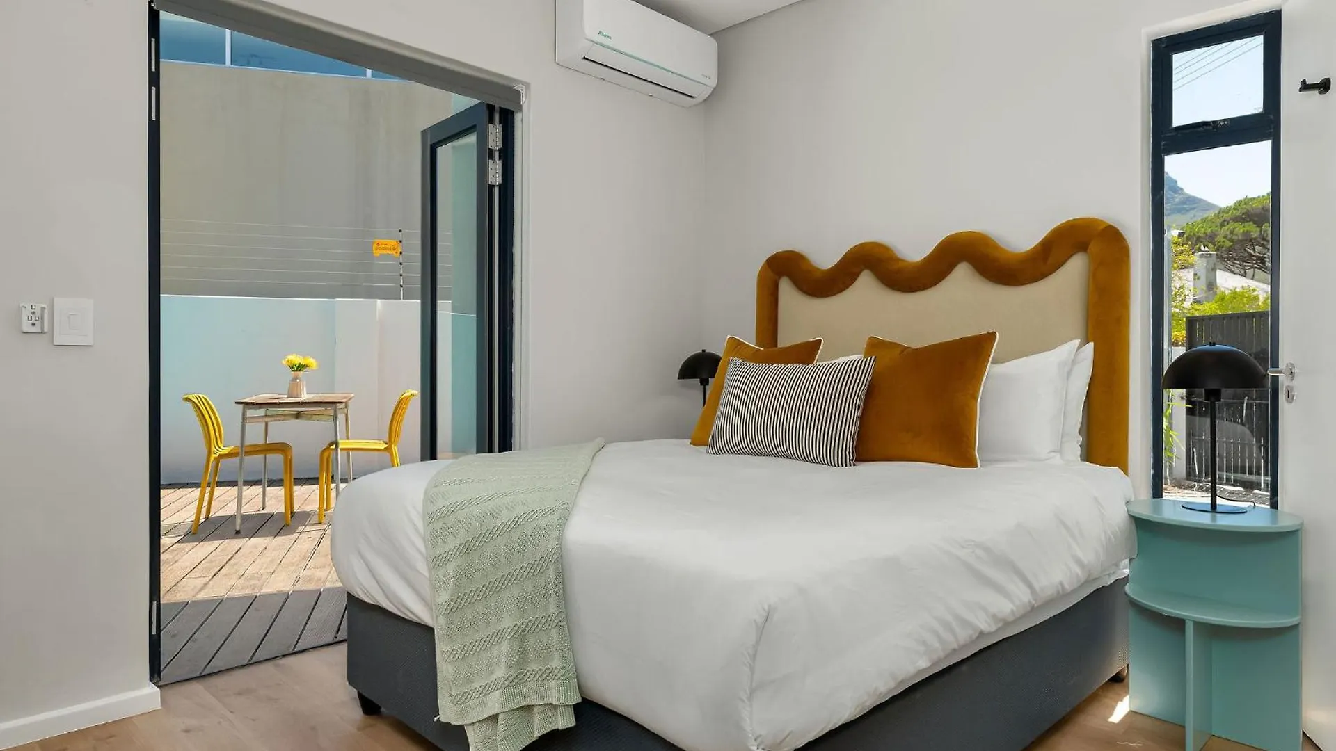 Gasthof Hotel Neighbourgood 1St Crescent Camps Bay Kapstadt
