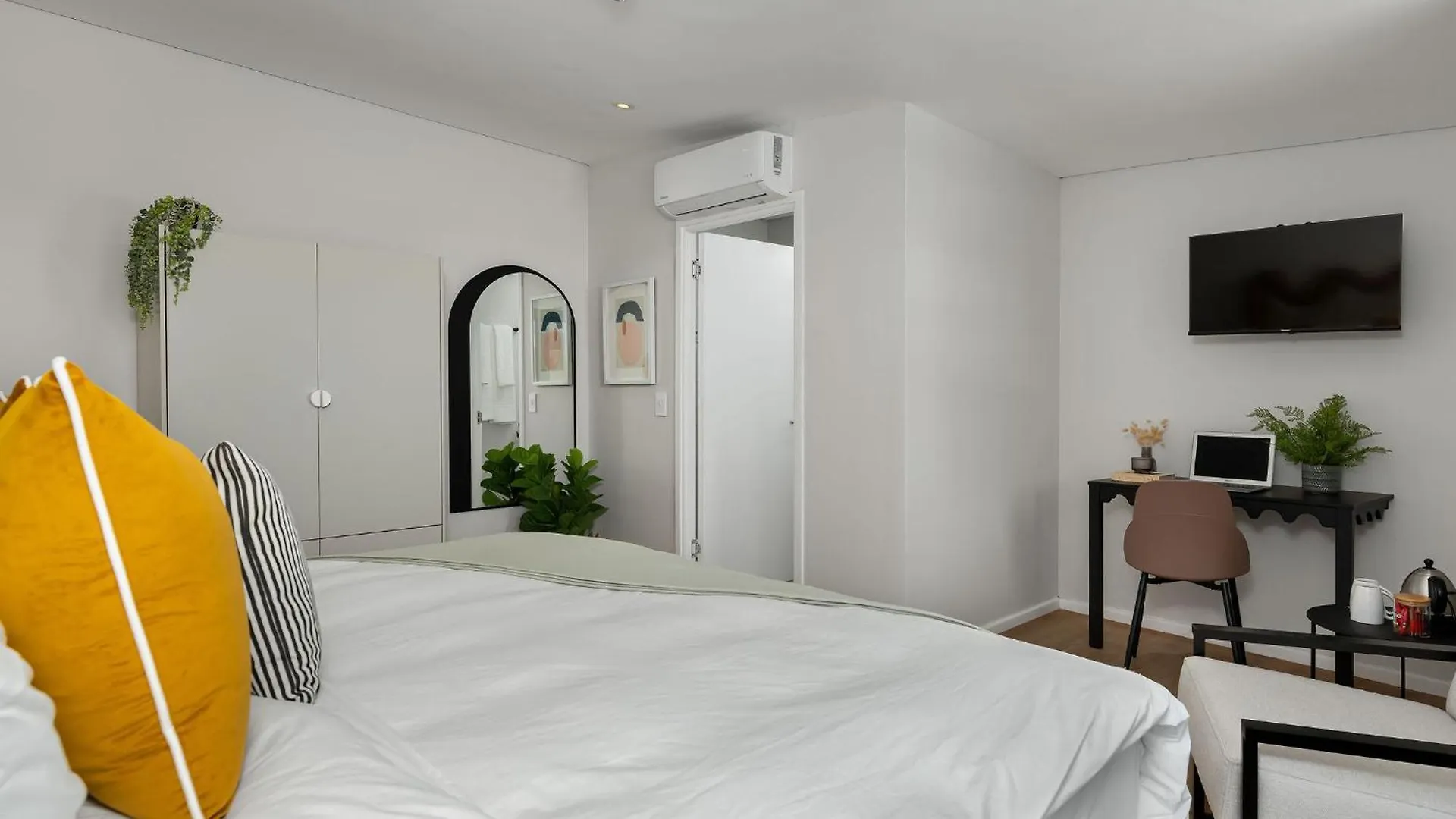 Hotel Neighbourgood 1St Crescent Camps Bay Kapstadt Gasthof