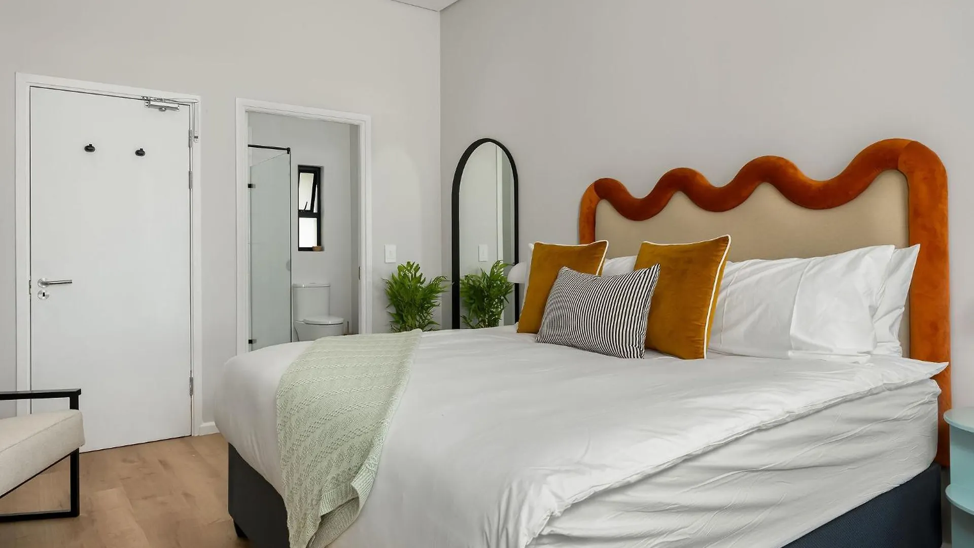 Gasthof Hotel Neighbourgood 1St Crescent Camps Bay Kapstadt